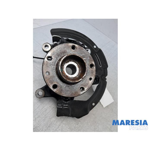 Renault - Megane - Knuckle, front left