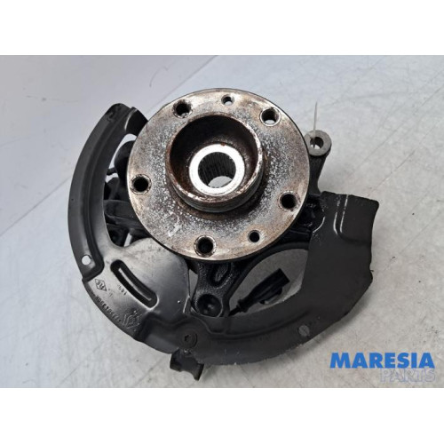 Renault - Megane - Knuckle, front right