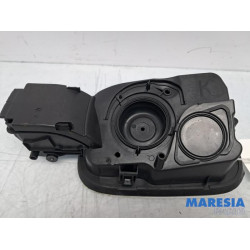 Renault - Megane - Tank cap cover