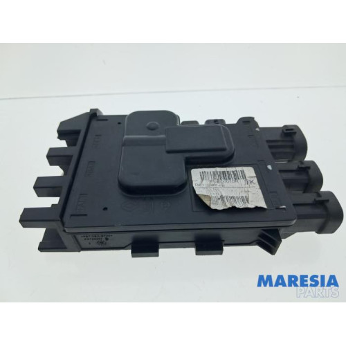 Renault - Grand Scenic - Spannungsregler