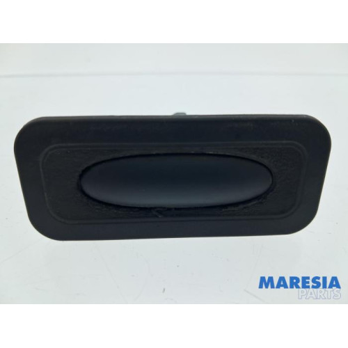 Renault - Grand Scenic - Schakelaar achterklep