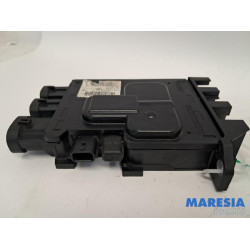 Renault - Megane - Voltage regulator