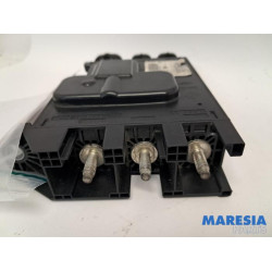 Renault - Megane - Voltage regulator