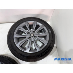 Renault - Clio - Sportvelgenset + banden