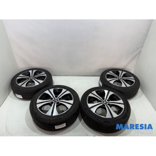 Renault - Grand Scenic - Velgen set + banden