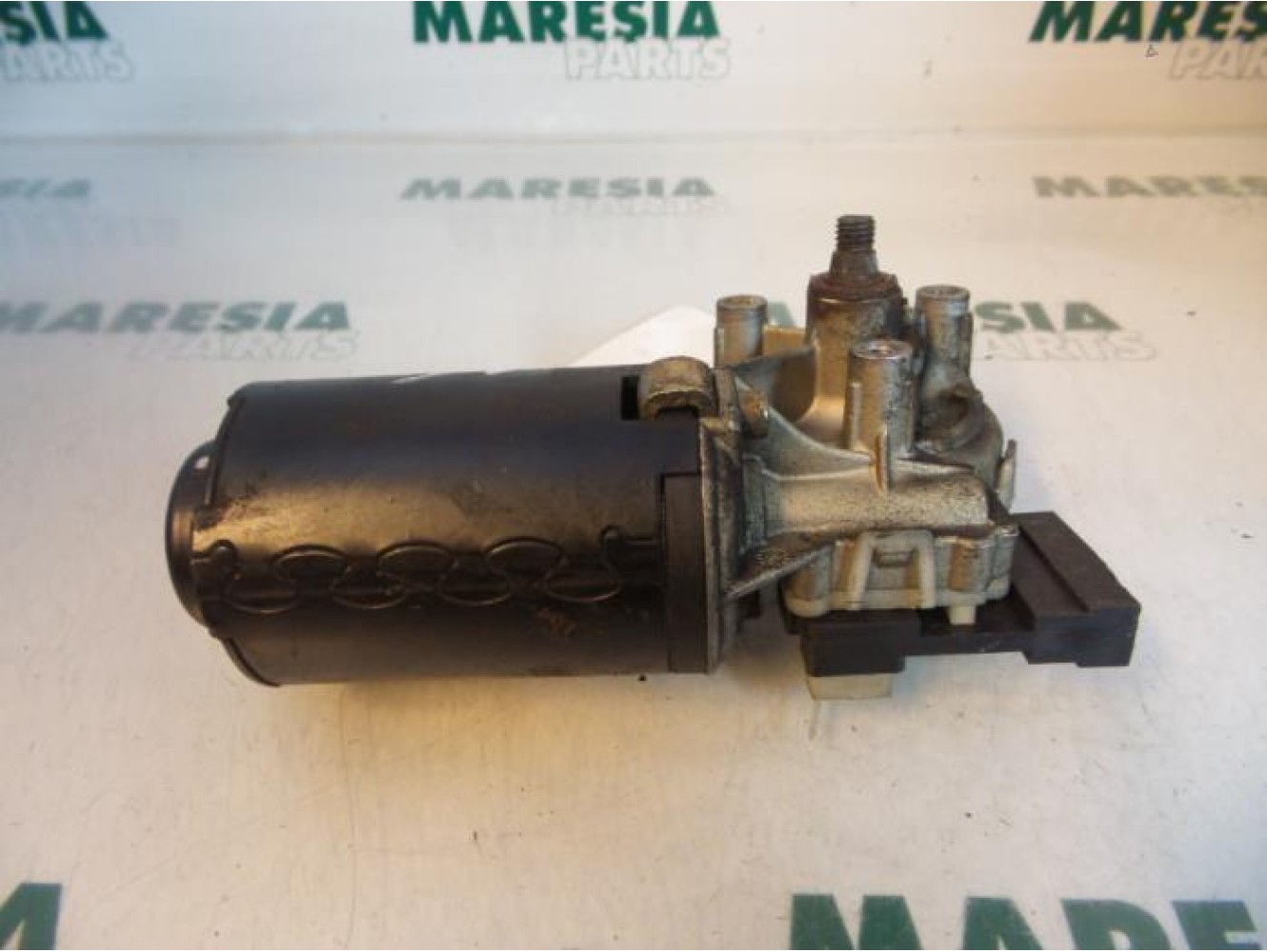 Fiat - Doblo - Front wiper motor