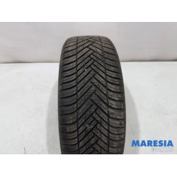 Renault - Captur - Pneu