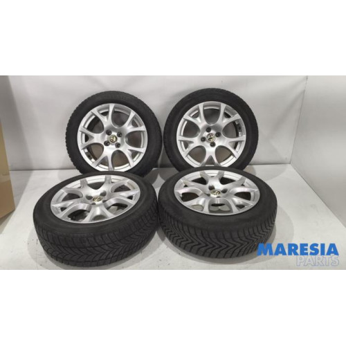 Alfa Romeo - Mito - Sportvelgenset + winterbanden