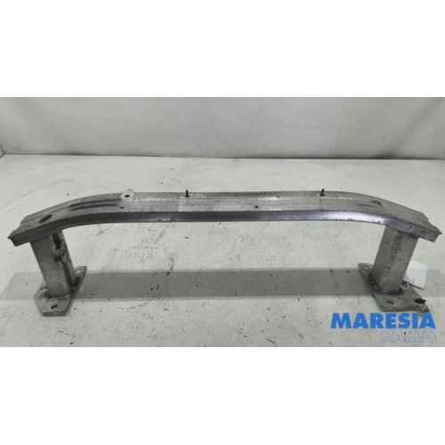 Renault - Captur - Front bumper frame