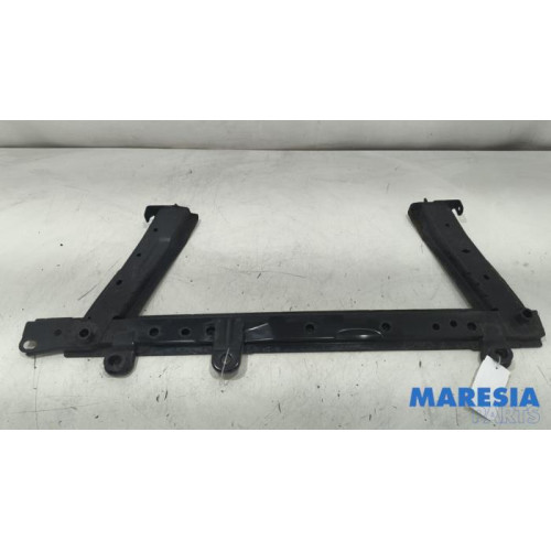 Renault - Captur - Radiateurbalk