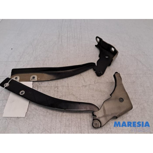 Fiat - Punto - Charnière capot