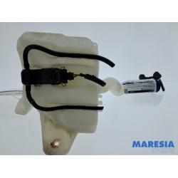 Alfa Romeo - Mito - Ruitensproeiertank voor