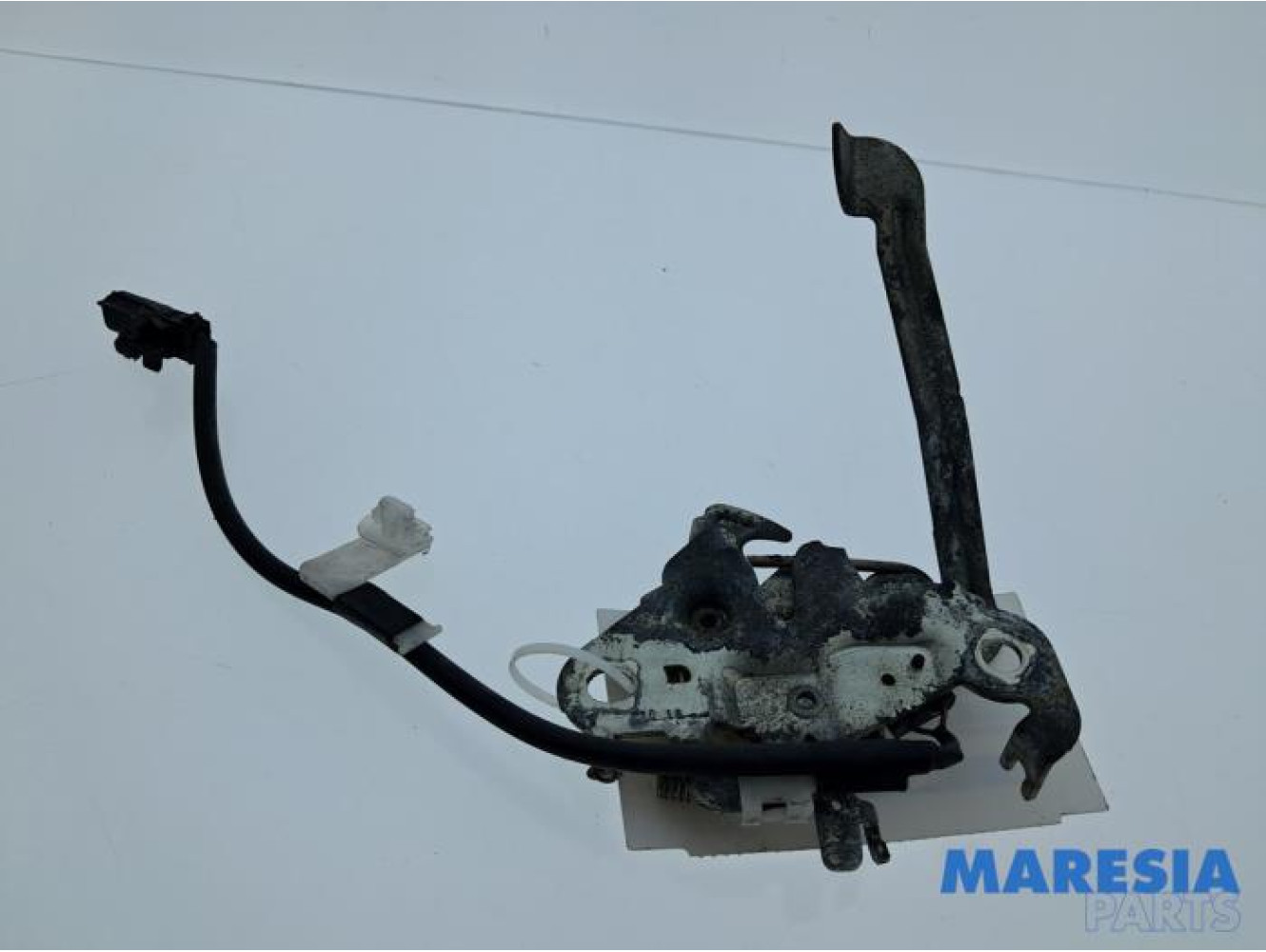 Peugeot - 108 - Bonnet lock mechanism