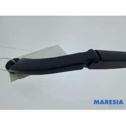 Renault - Captur - Front wiper arm