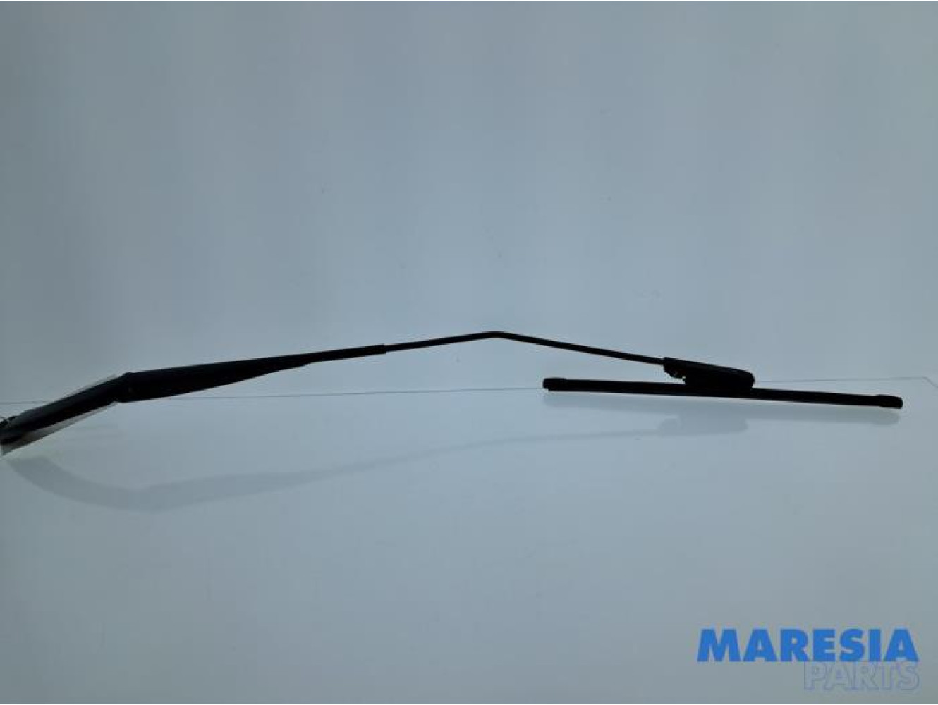 Renault - Captur - Front wiper arm