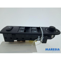 Renault - Captur - Multi-functional window switch