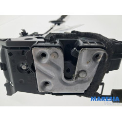 Renault - Captur - Front door lock mechanism 4-door, right