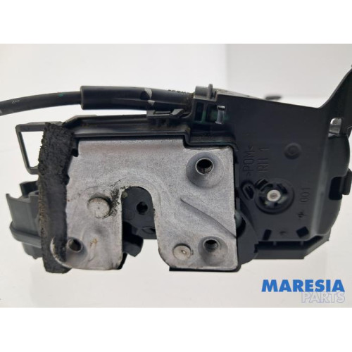 Renault - Captur - Front door lock mechanism 4-door, right