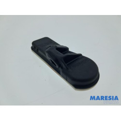 Renault - Captur - Tyre pressure sensor