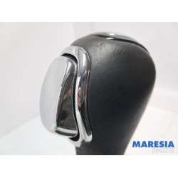 Renault - Captur - Gear stick