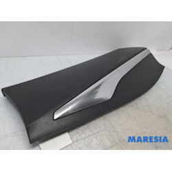 Renault - Captur - Door strip