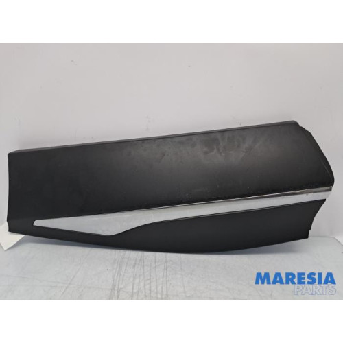 Renault - Captur - Door strip