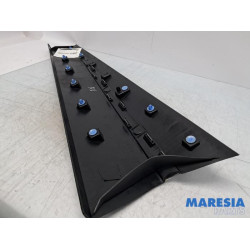 Renault - Captur - Door strip