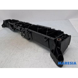 Renault - Captur - Lock plate