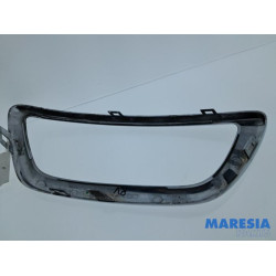 Renault - Captur - Cadre de calandre