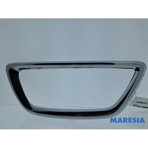 Renault - Captur - Cadre de calandre