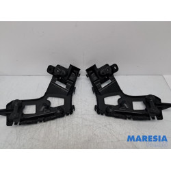 Renault - Captur - Stoßstangenstütze mitte hinten