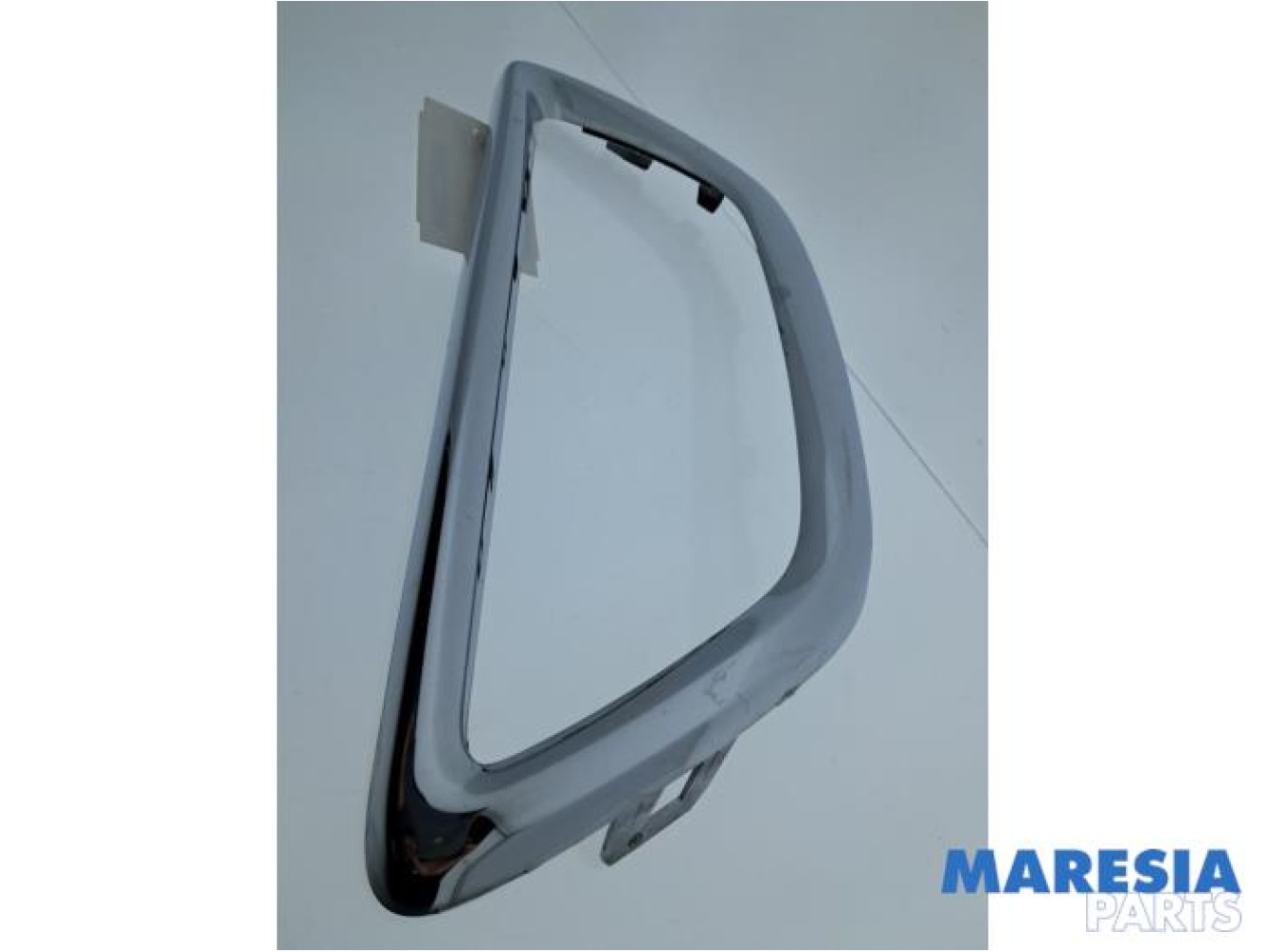 Renault - Captur - Cadre de calandre