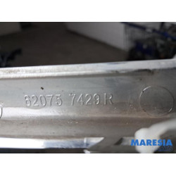 Renault - Captur - Cadre de calandre