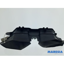 Renault - Captur - Air funnel