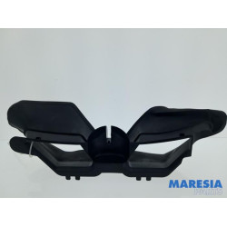 Renault - Captur - Air funnel