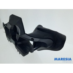 Renault - Captur - Air funnel