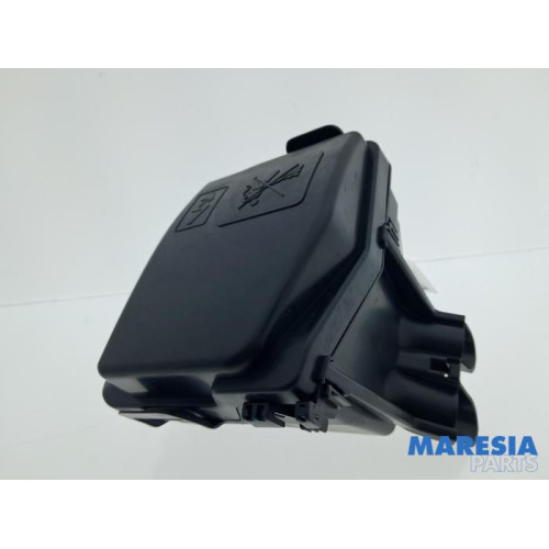Renault - Captur - Fuse box
