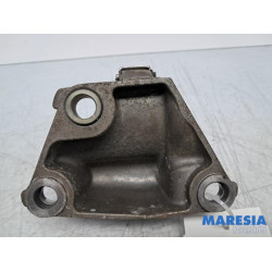 Renault - Clio - Stütze (sonstige)