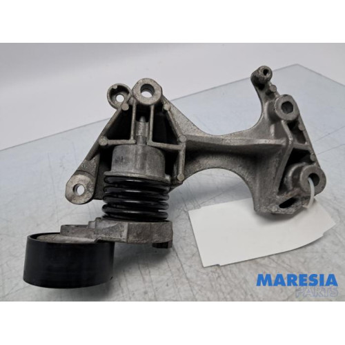 Renault - Clio - Dynamosteun boven