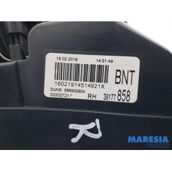 Opel - Adam - Feu arrière droit