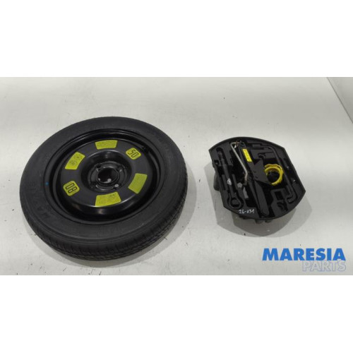 Citroen - DS3 - Krikset + reservewiel