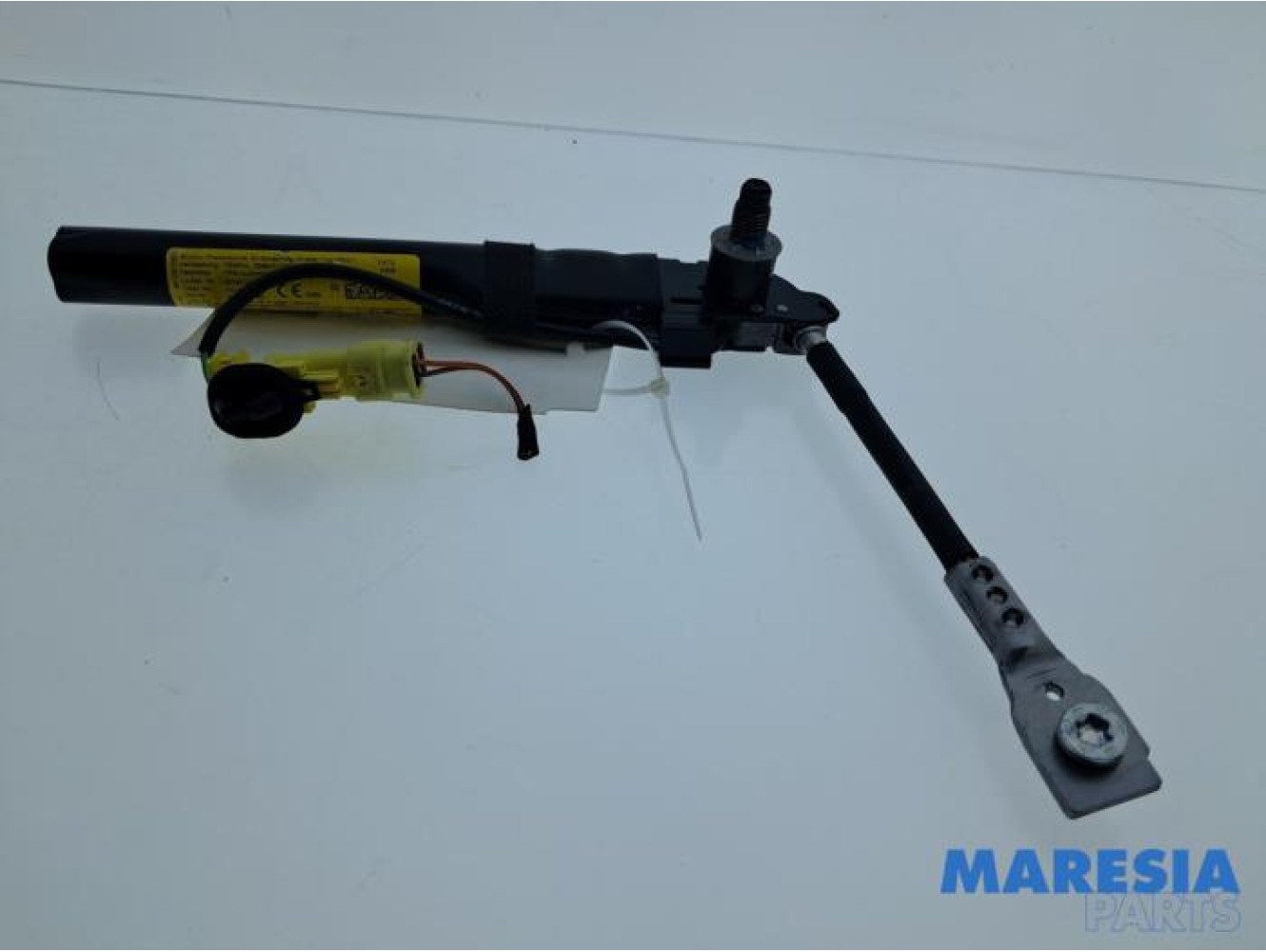 Opel - Adam - Seatbelt tensioner, right
