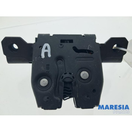 Opel - Adam - Tailgate lock mechanism