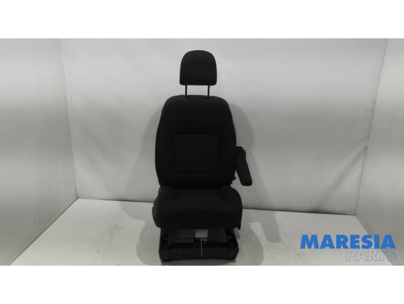 Renault - Trafic - Seat, right