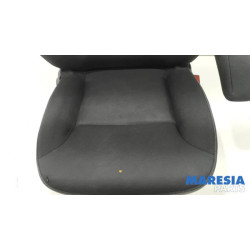 Renault - Trafic - Seat, right