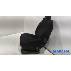 Renault - Trafic - Seat, right