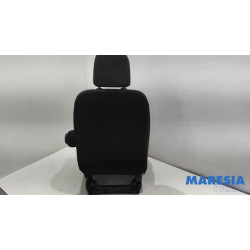 Renault - Trafic - Seat, right