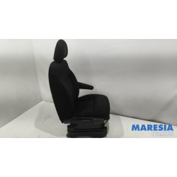 Renault - Trafic - Seat, right