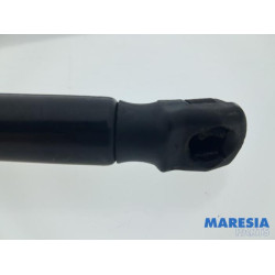 Opel - Adam - Set of tailgate gas struts