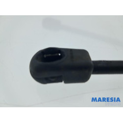 Opel - Adam - Set of tailgate gas struts